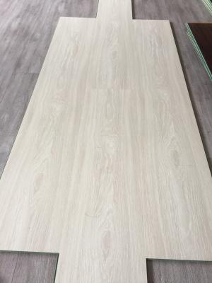 China 8.3mm,Ac3 HDF Laminated Wood Flooring.8mm oak wood grain laminate flooring.HDF coreboard :white or green color, 860kg/m3 for sale