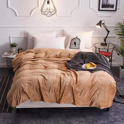 China Portable Thickened Anti-pilling Winter Fleece Blanket Flannel Comforter Blanket For Winter Manta for sale