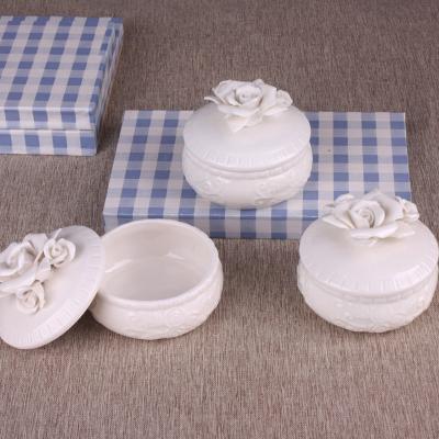 China Creative Wedding Rose Ceramic Cosmetic Table Storage Ring Jewelry Tray Jewelry Box for sale