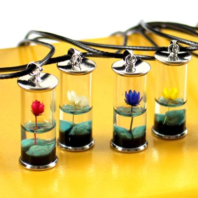 China Cute Daisy Freezing Time Drifting Wishing Bottle Creative Handmade Resin Sweater Chain Dried Flower Glass Necklace for sale