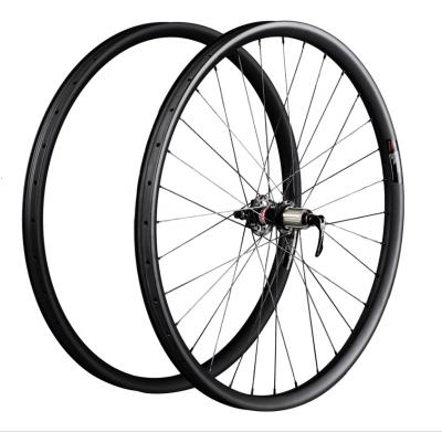 China Hookless Toray T700 Carbon 29er Depth 25mm Width 30mm Hookless Mountain Bike Wheels Carbon 700c for sale