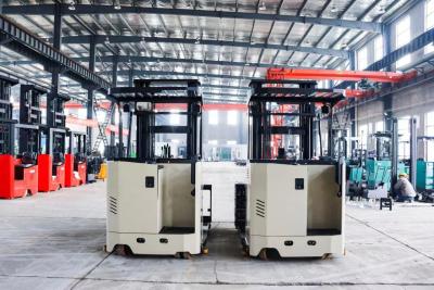 Cina Direttore elettronico CE 3 Way Palet Stacker pneumatico poliuretano PU in vendita