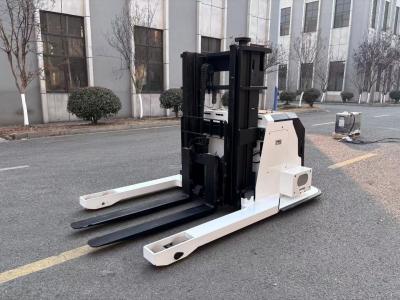 China 4 Tons Non-standard AGV Body  Electric Pallet  Stacker Rated Load Capacity for sale