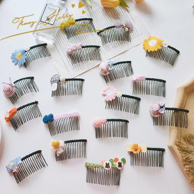 China Tracy hair decoration and Korean fashion style hair combs Herry design simple decorative hairbrush accessories for girls hair fixed cute hair clip for sale