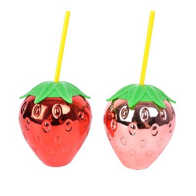 China Cute Viable Kids Indoor Outdoor Strawberry Shape Straw Cups With Lids And Straws for sale