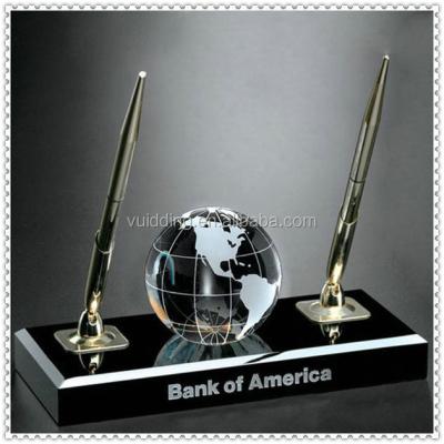 China Europe Double Side Crystal Globe Pen Stand For Desk Decoration for sale