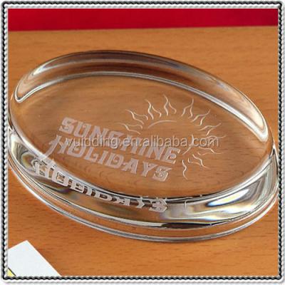 China Europe Engraved Crystal Clear Oval Paper Weight for Office Gifts for sale