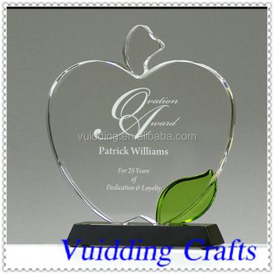 China Europe Beautiful Apple Shape Crystal Trophy Awards With Green Leaves for sale