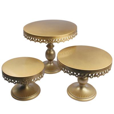 China Viable elegant romantic gold metal display dessert cake wedding stand for wedding birthday party buffet cake stand decoration for sale