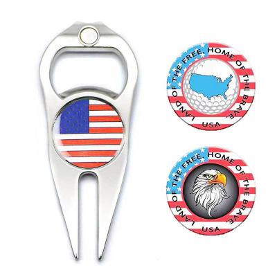 中国 Golf Repair Divot Tool Custom Personalized Logo Metal Golf Divot Repair Tool With Bottle Opener 販売のため