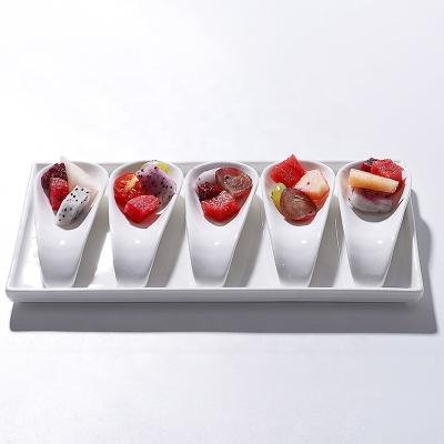 China Viable Wholesale Porcelain Dishes Buffet Restaurant Dishes Ceramic Small Spoons For Snack for sale