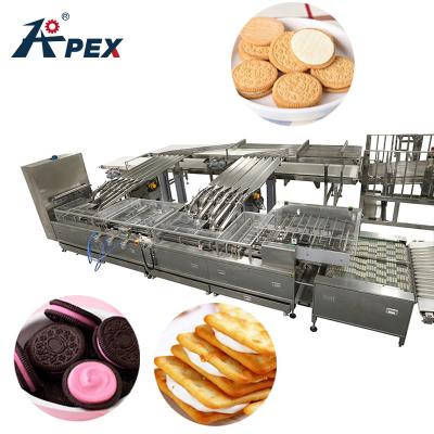 China Bakery 3000Pcs Per Min Industrial Six Lane Cream Jam Filling Cookie Sandwich Machine Forming Automatic Bakery Cookie Making Machine Te koop