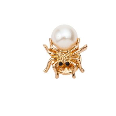 China ALLOY Fashion Spider Imitation Pearls Brooch For Men Personality Insect Costume Lapel Pin Hat Clothing Scarf Buckle Accessories for sale