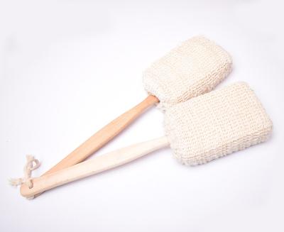 China All Natural Nature Exfoliating Long Handle Sisal Mesh Bag Body Wooden Bath Brush With Sponge for sale