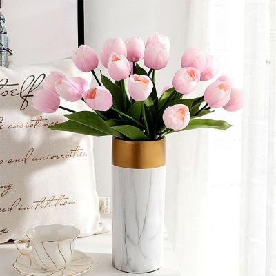 China New 6 Simple Decorative Tulip Flowers Bundle Original High Source Simulation Silk Flower Cloth Main Border Silk Flowers for sale