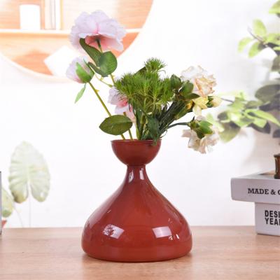 China New Product Customization Contemporary Handblown Diamond Glass Vase Flares Decorative Glass Vase for sale