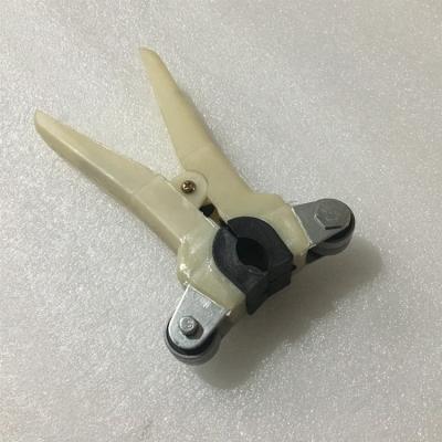 China Yarn Covering Textile Machine Parts Spindle Brake Plier Embroidery Machinery for sale