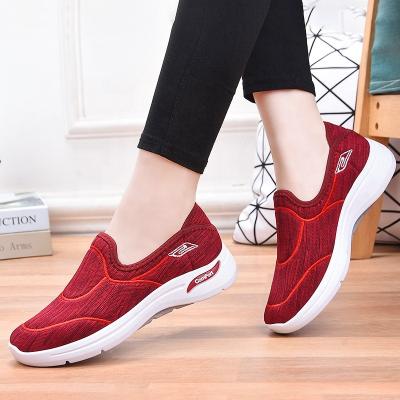 China Cushioning Sports Shoes Custom Womens Sports Logo Women Outdoor Lazy Casual Sports Sneakers for sale