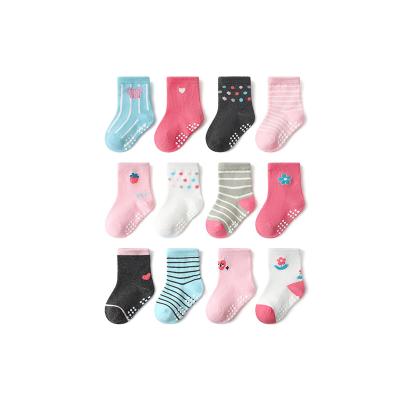 China Sporty rubber sole baby child shoes socks non combed cotton ankle solid color baby socks for sale