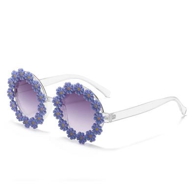 China Daisy sunglasses new parent-child sunglasses fashion small mirror style flower travel cute decorative hot style children's daisy sunglasses for sale