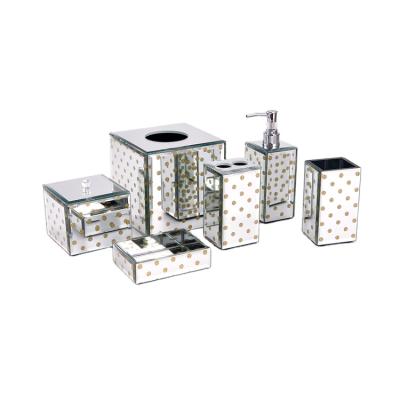 China Sustainable High Quality Modern Luxury Glass Bathroom Accessories Set For Family Decorates for sale