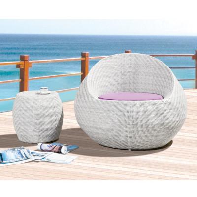 China Garden Frame PE Egg Chair And Modern Aluminum Rattan Woven End Table Set for sale