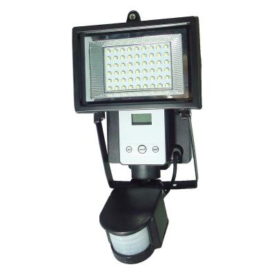 China Modern 4.5V 666mA 2W Solar Powered Flood Light Dusk To Dawn Solar Pir Security Light With Motion Sensor for sale