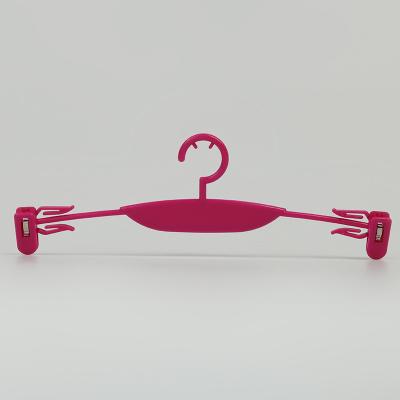 Cina Custom Printing Logo Plastic Lingerie Hangers Rose Red Undergarments Hanger in vendita