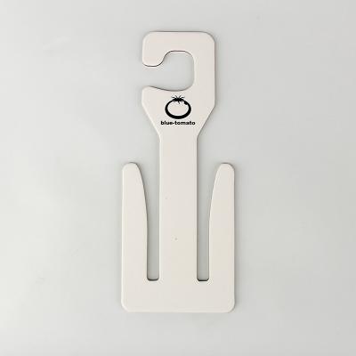 China Het Kartonhangers van Witboekmatt finish die cut long voor Sandelhout Te koop