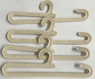 China 90mm*25mm Eco de Kleuren Kleine Plastic Hanger van Tarwestraw plastic sock hooks nature Te koop