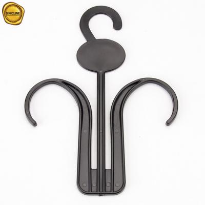 China Non Slip Bathroom Black Plastic Shoe Hangers 12.6cm*17cm for sale