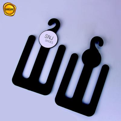 China Hoja grabada en relieve que imprime a Logo Custom Plastic Hangers 2m m 2.5m m densamente en venta