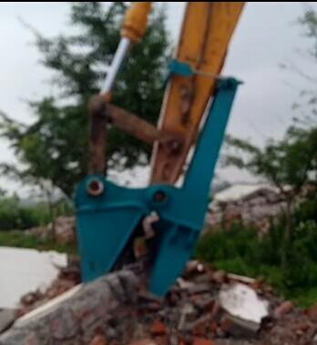 China Beiyi BYC300 Concrete demolition tools machinal pulverizer small rock crusher excavator pulverizer distribut for sale