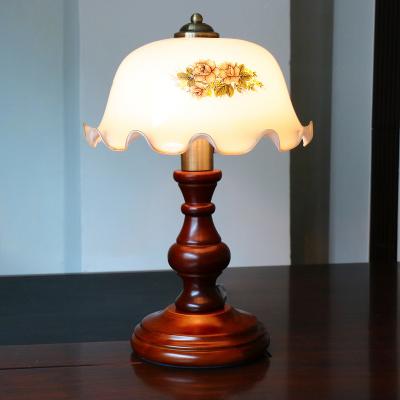 China British Mediterranean desk reading light green line old Chinese style study lamp glass desk lamp cover the wooden switch table retro for sale