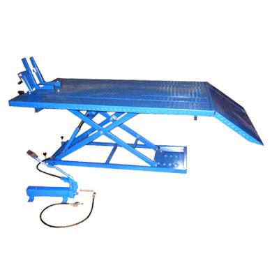 China 1500Lbs Air Motorcycle Lift Table , Hydraulic Motorcycle Lift 195mm*122mm for sale