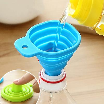 China Viable Kitchen Mini Food Grade Silicone Folding Funnel Home Telescopic Funnels for sale