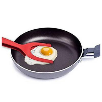 China 2 Viable in 1 Non-Stick Fried Egg Cooking Turner Pancake Spatula Pizza Omelet Cooking Clip Multi-Function Food Clip Tongs for sale