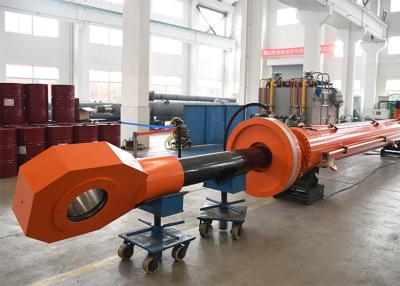 China Het Diepe Gaten Radiale Poort 620mm Staaf 340mm van de Koolstofstaal Op zwaar werk berekende Hydraulische Cilinder Te koop