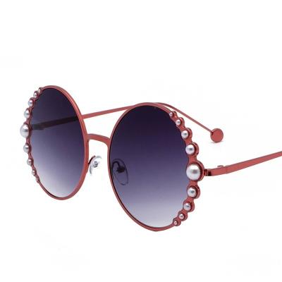 China 3403 fashion women sunglasses round frame sunglasses with round pearl decoration on frame face fashionable girls sunglasses for sale