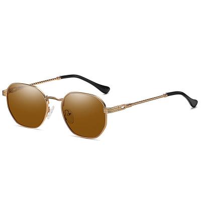 China Fashion Sun Glasses UV Resistant Women's Trendy Metal Outdoor Daily Sunglasses for sale