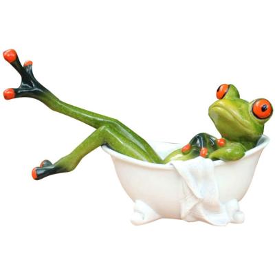 China Europe Custom Creative Cute Bathtub Frog Figurines Home Decoration Ornaments Stick Resin Crafts Animal Sculptures for sale