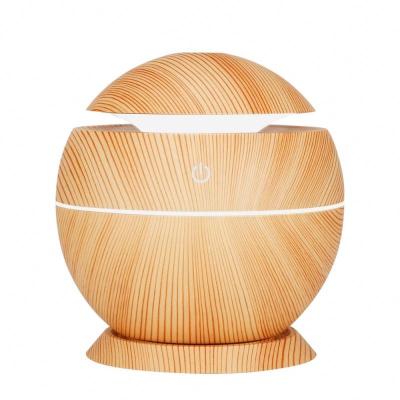 China Smell Wood Grain Comfortable Humidifier 130ml Air Diffuser New Aroma Mini Humidifier 2020 for sale