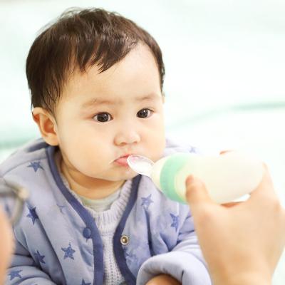 China Small Eco Bpa Free Squeeze Silicone Baby Spoon Bottle Food Pouch Baby Feeding Baby for sale