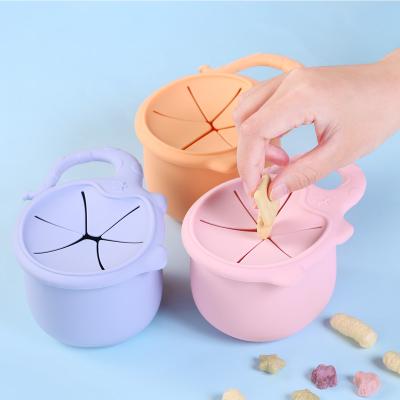 China BPA Free Eco Friendly Food Grade Silicone Snack Catcher Kids Food Cups No Puddle Baby Collapisble Snack Cup for sale