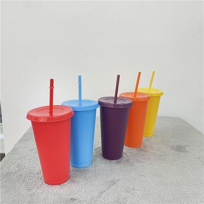 China Travel Gift Pack 16oz 24oz Reusable Reusable Plastic Glitter Iced Cold Cups With Lids And Straws for sale