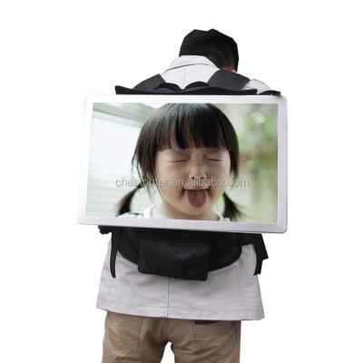 China 2021 best seller indoor walking advertising 22 inch AD player digital lookwalker display high resolution advertising test and tested for sale