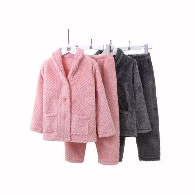 China Autumn Winter Women's Flannel Two Piece Pajamas Set Warm High Quality Wholesale QUICK DRY Velvet Sleepwear Suit for sale