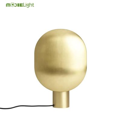 China Post-modern Nordic style design hotel cafe bedroom E14 metal shell table lamp creative clam 101cph for sale