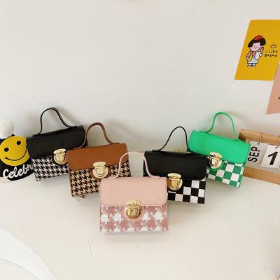 China SXCCYH fashion children's bag 2022 autumn and winter new checkerboard girl chain messenger bag foreign change bag baby handbag for sale