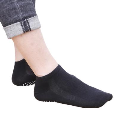 China QUICK DRY custom non slip socks for women and men anti skid grip socks for yoga, Pilates, home exercise for sale